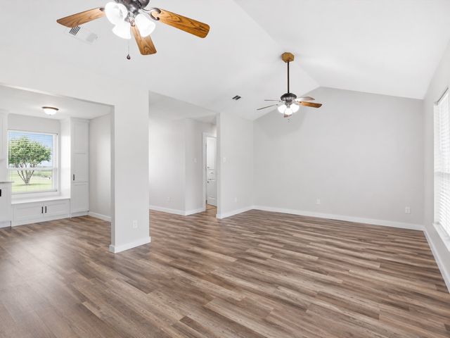 636 E Eubank Street, Mabank, TX 75147
