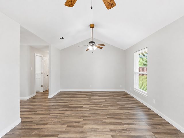 636 E Eubank Street, Mabank, TX 75147