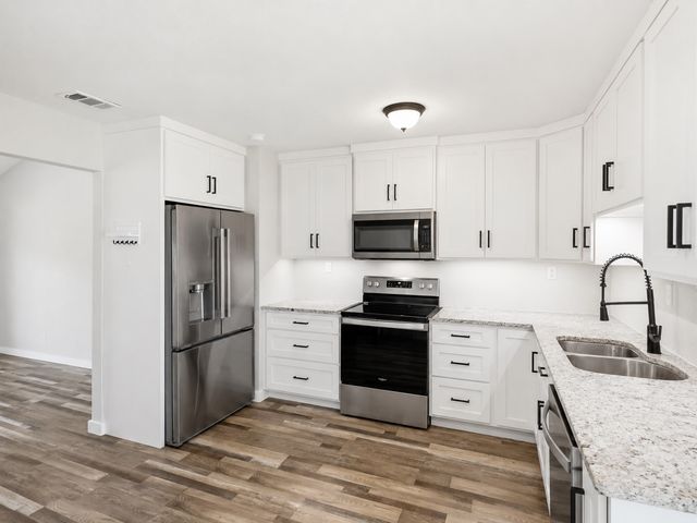 636 E Eubank Street, Mabank, TX 75147