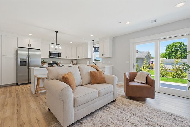 321 Winthrop Street 105, Taunton, MA 02780