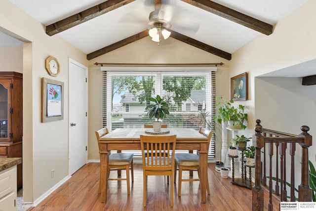 807 Redwood Lane, Papillion, NE 68046