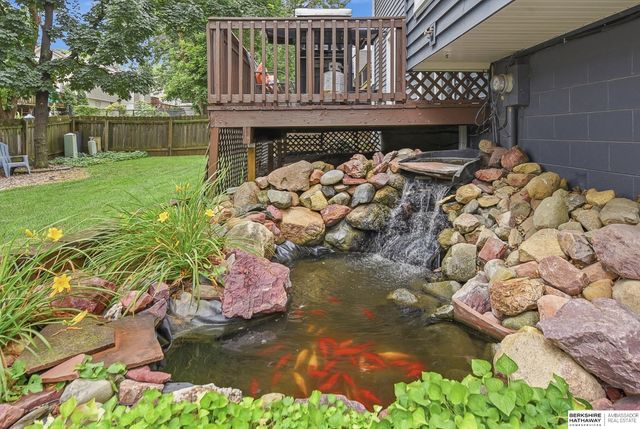 807 Redwood Lane, Papillion, NE 68046