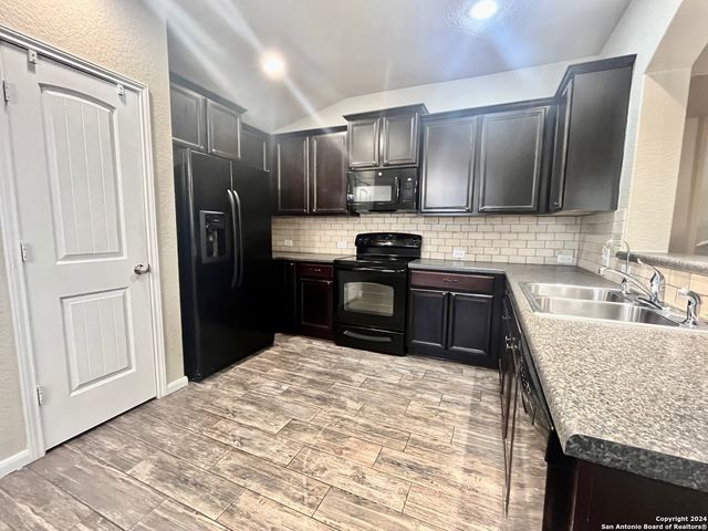 738 Great Oaks, New Braunfels, TX 78130