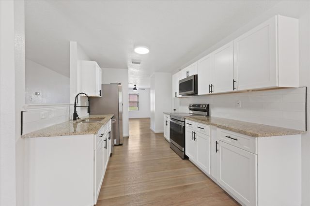 702 Lowe Drive, Cedar Hill, TX 75104