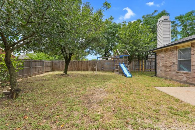 702 Lowe Drive, Cedar Hill, TX 75104