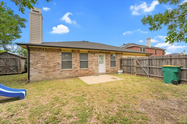 702 Lowe Drive, Cedar Hill, TX 75104