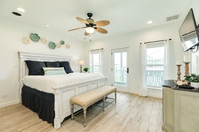 3819 Conch, Galveston, TX 77554