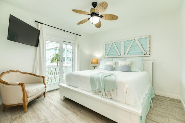 3819 Conch, Galveston, TX 77554