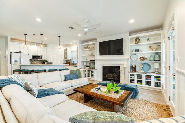 3819 Conch, Galveston, TX 77554