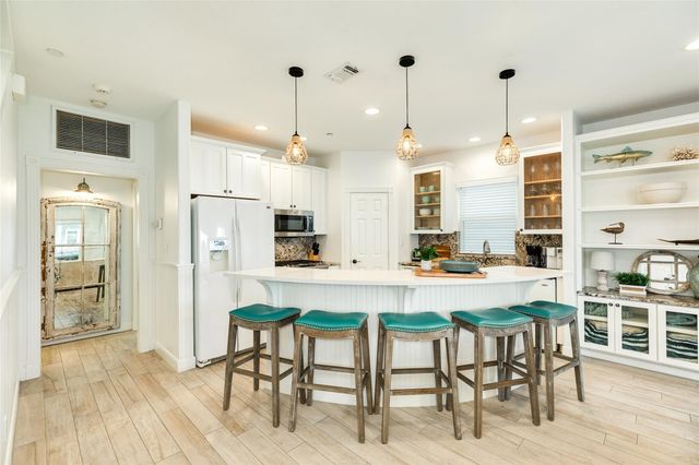 3819 Conch, Galveston, TX 77554