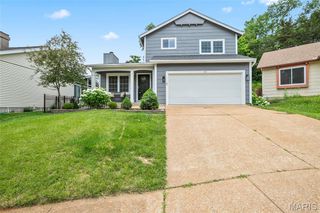 412 Treetop Village Court, Ballwin, MO 63021