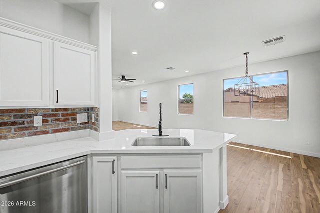 39606 N PRAIRIE Lane, Anthem, AZ 85086