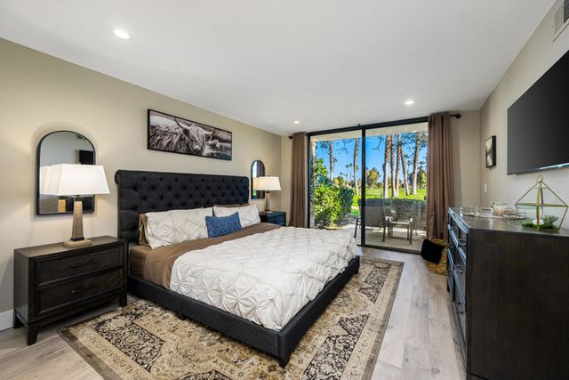 146 Las Lomas, Palm Desert, CA 92260