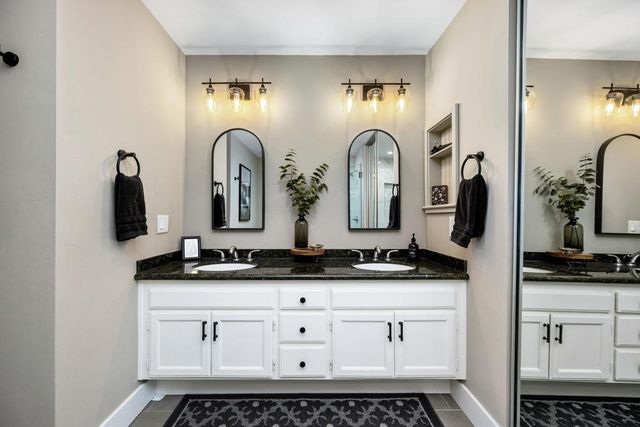 146 Las Lomas, Palm Desert, CA 92260