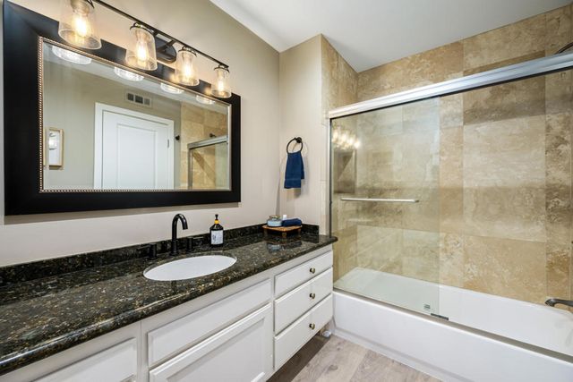 146 Las Lomas, Palm Desert, CA 92260