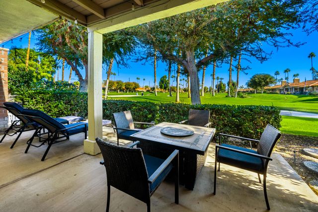 146 Las Lomas, Palm Desert, CA 92260