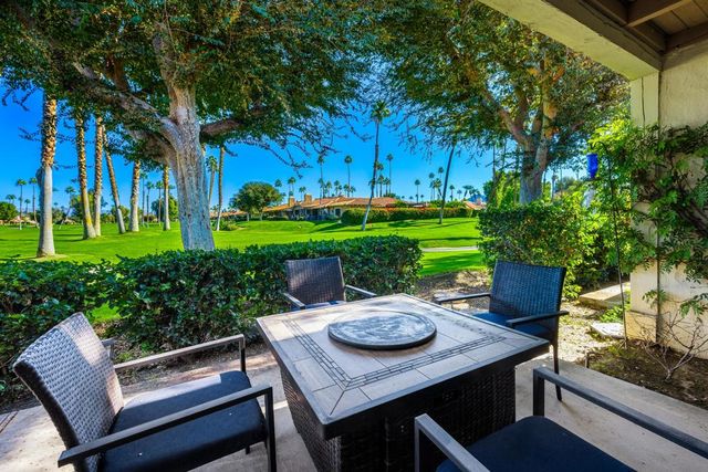 146 Las Lomas, Palm Desert, CA 92260