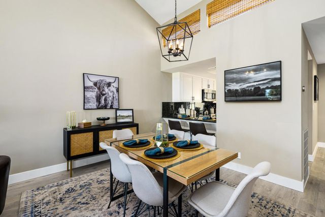 146 Las Lomas, Palm Desert, CA 92260