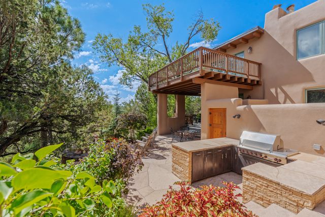 409 Brownell Howland Road, Santa Fe, NM 87501