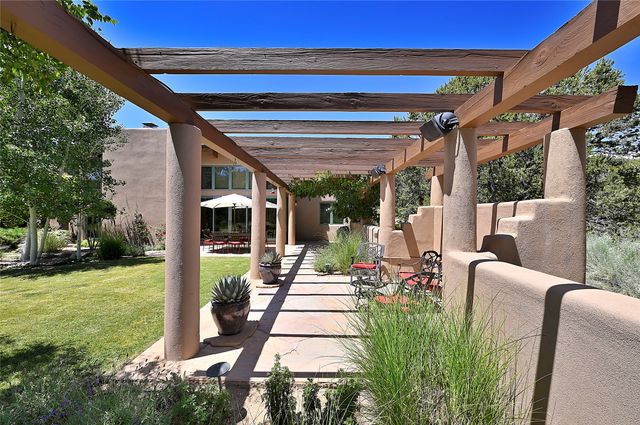 409 Brownell Howland Road, Santa Fe, NM 87501
