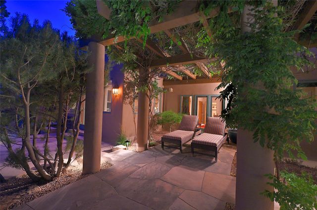 409 Brownell Howland Road, Santa Fe, NM 87501