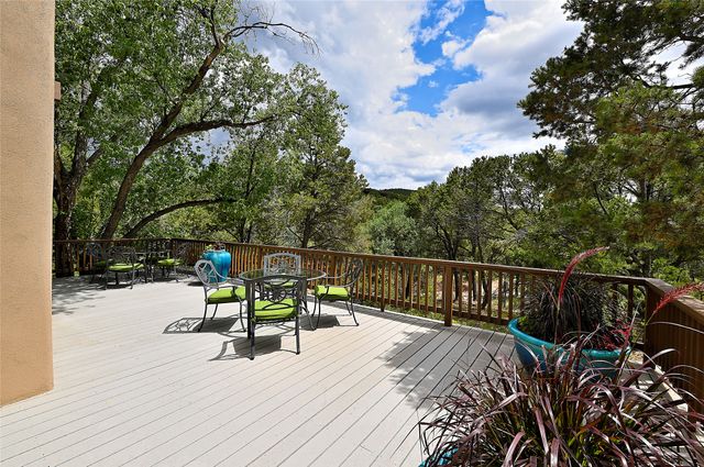409 Brownell Howland Road, Santa Fe, NM 87501