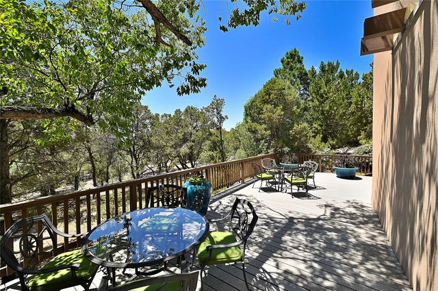 409 Brownell Howland Road, Santa Fe, NM 87501