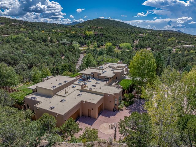 409 Brownell Howland Road, Santa Fe, NM 87501