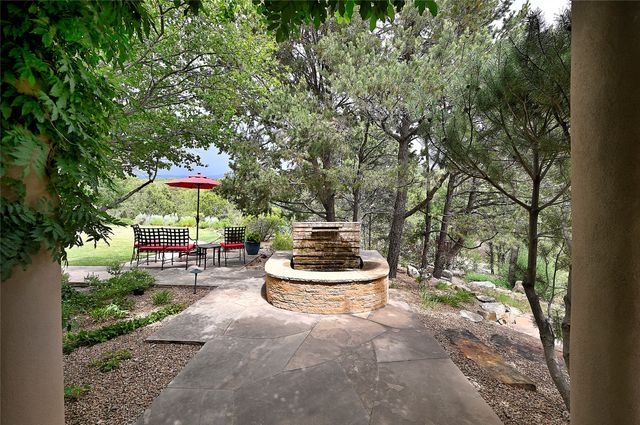 409 Brownell Howland Road, Santa Fe, NM 87501