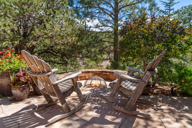 409 Brownell Howland Road, Santa Fe, NM 87501