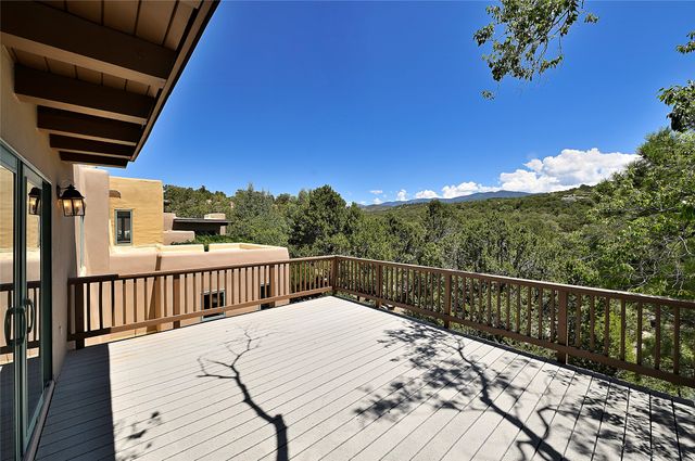 409 Brownell Howland Road, Santa Fe, NM 87501
