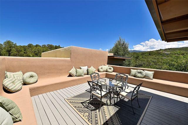 409 Brownell Howland Road, Santa Fe, NM 87501