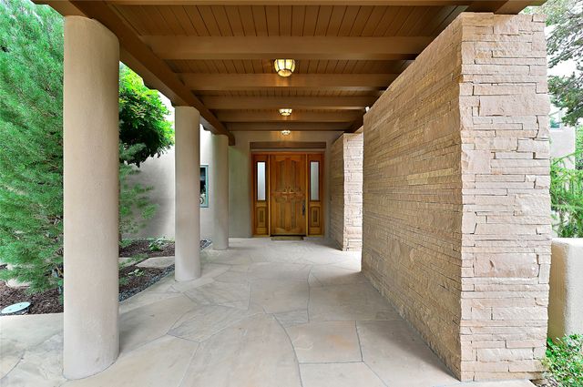 409 Brownell Howland Road, Santa Fe, NM 87501
