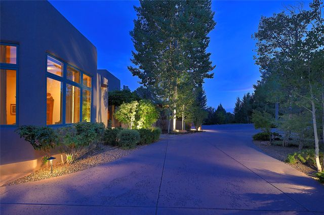 409 Brownell Howland Road, Santa Fe, NM 87501
