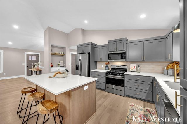 10886 Douglas Drive, Allendale, MI 49401