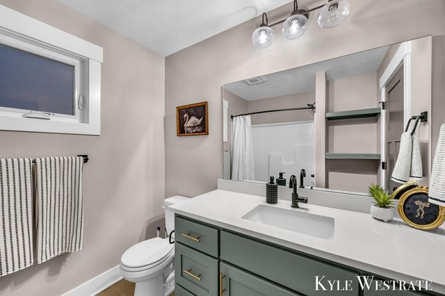 10886 Douglas Drive, Allendale, MI 49401
