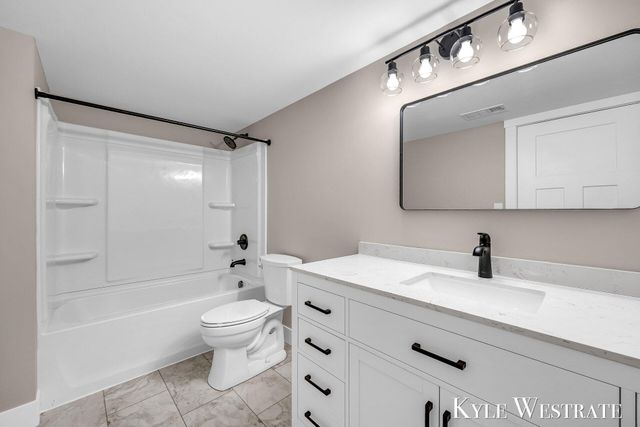 10886 Douglas Drive, Allendale, MI 49401