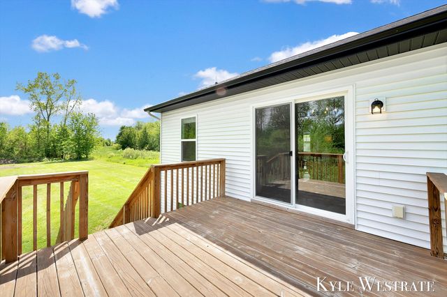 10886 Douglas Drive, Allendale, MI 49401