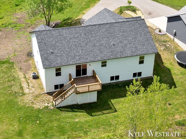 10886 Douglas Drive, Allendale, MI 49401