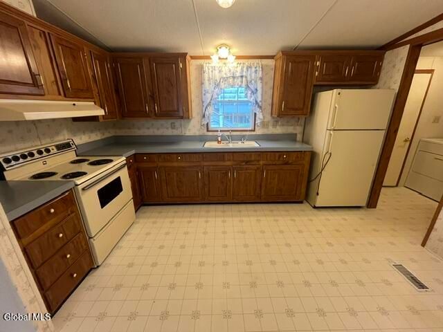 52 2nd Avenue, Hadley, NY 12835