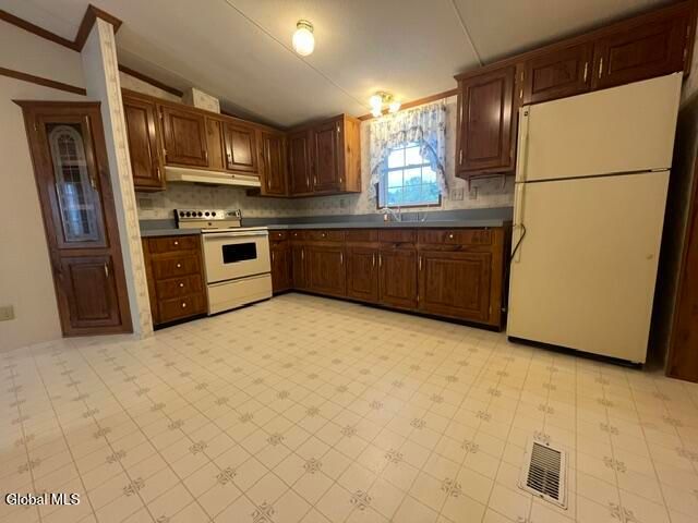 52 2nd Avenue, Hadley, NY 12835