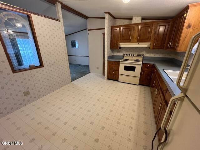52 2nd Avenue, Hadley, NY 12835