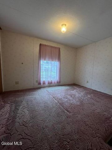 52 2nd Avenue, Hadley, NY 12835