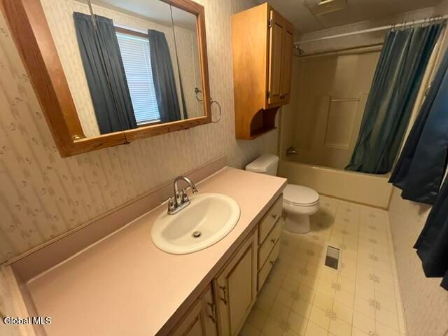 52 2nd Avenue, Hadley, NY 12835