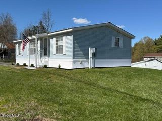 52 2nd Avenue, Hadley, NY 12835