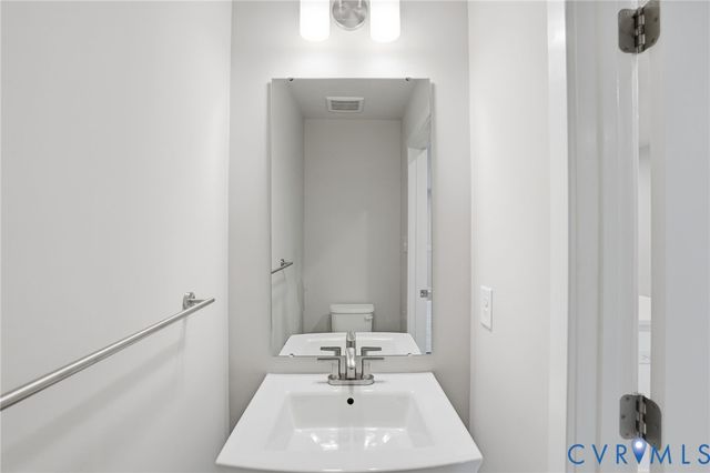 2264 Palm Ct, Sandston, VA 23150
