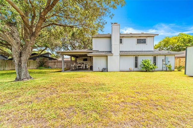 2204 Pinyon Dr, Portland, TX 78374