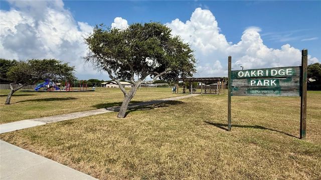 2204 Pinyon Dr, Portland, TX 78374