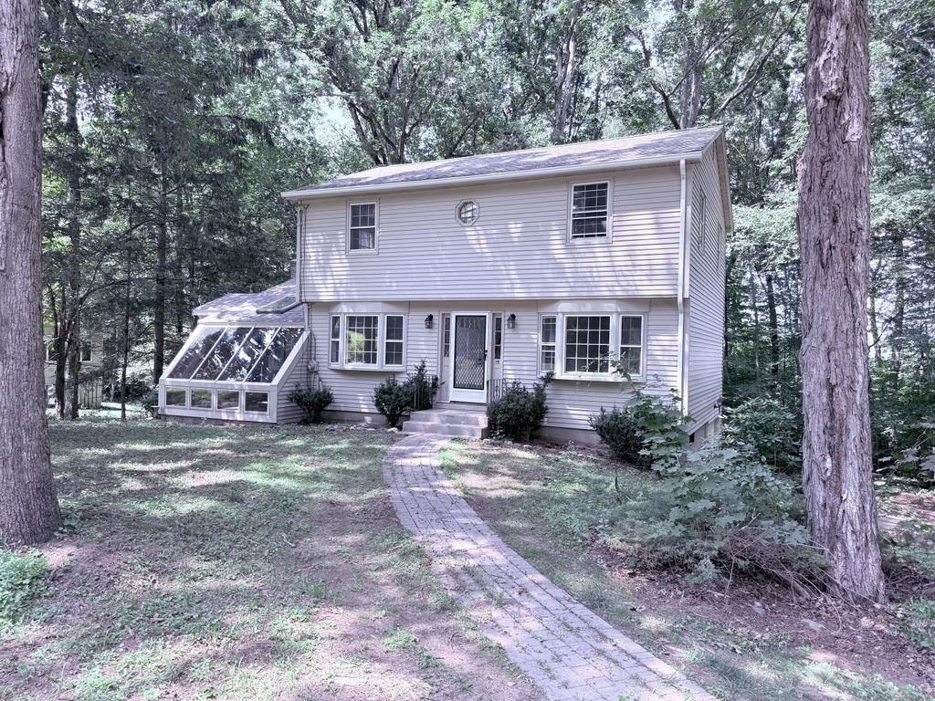 15 Elm Road, Tolland, CT 06084