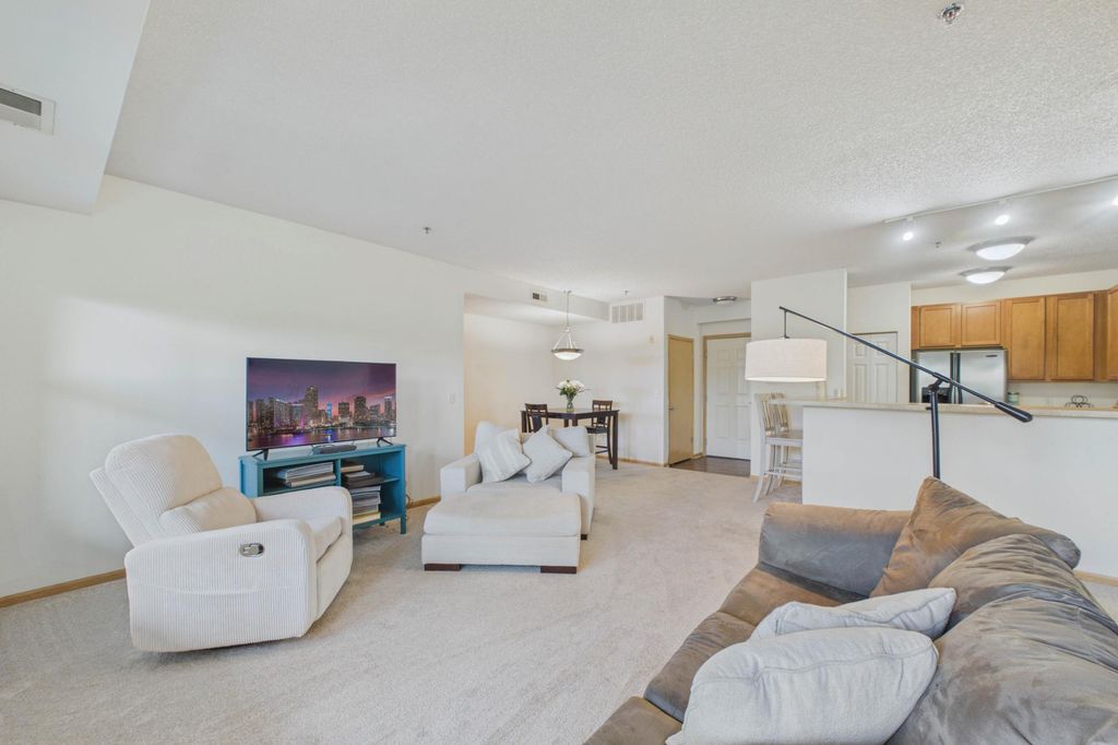 150 E Burnsville Parkway 309, Burnsville, MN 55337 — photo 3